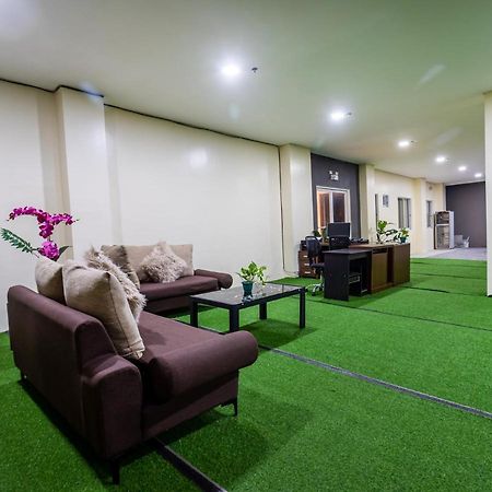 Oyo 831 Casa Maria Hotel Manila Ngoại thất bức ảnh