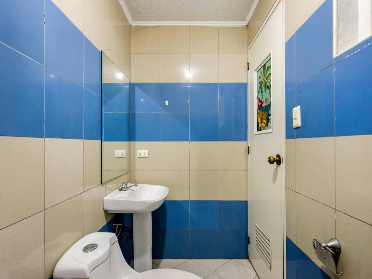 Oyo 831 Casa Maria Hotel Manila Ngoại thất bức ảnh